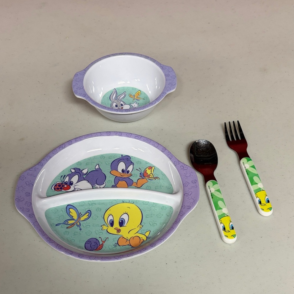 Warner Bros. Kids Tableware Set - Purple and Green